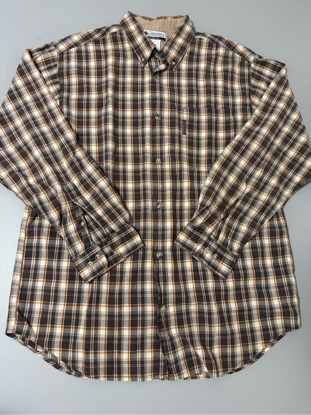 Columbia Men's Long Sleeve Plaid Button Down Shirt lightweight size large. P2